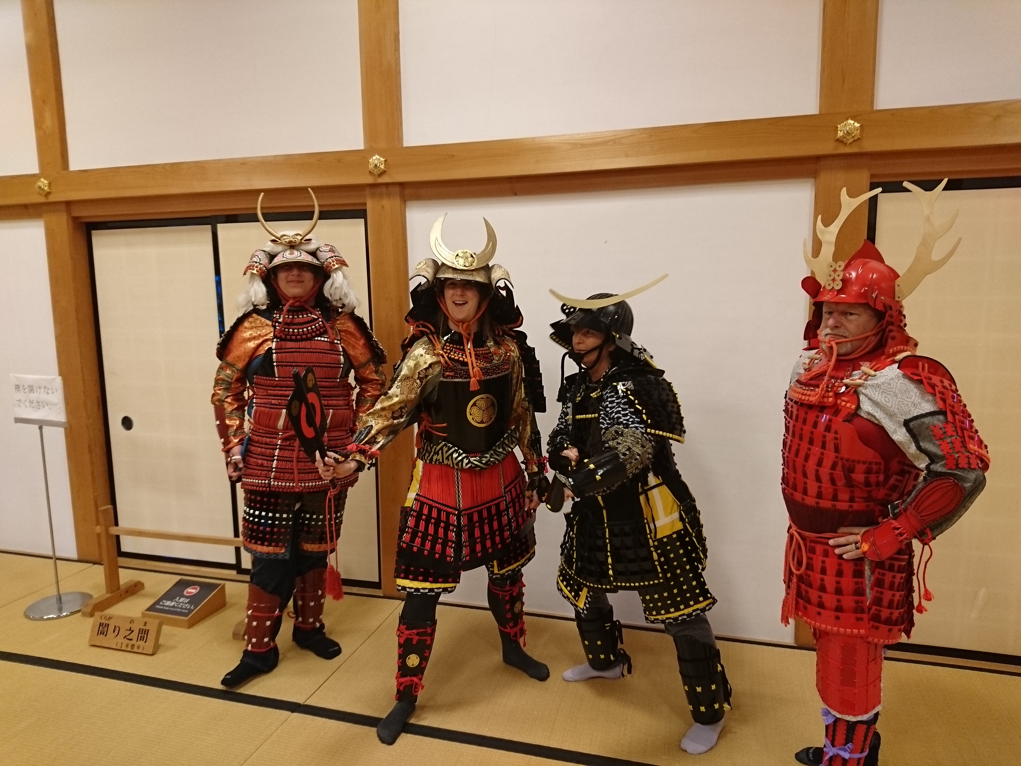 甲冑忍者着付け体験 観光スポット 兵庫県公式観光サイト Hyogo ナビ ひょうごツーリズムガイド