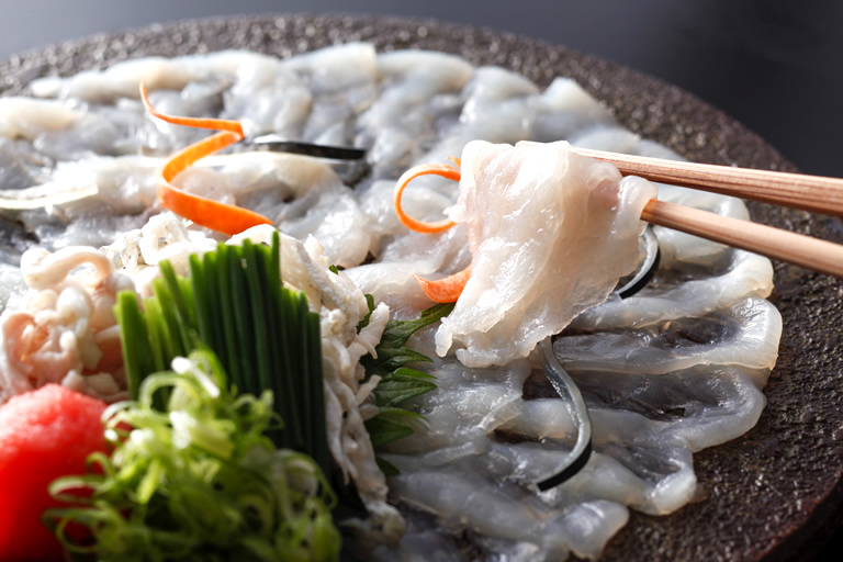 The Awaji 3-year tiger puffer, a luxurious winter delicacy -Hyogo terroir tour-