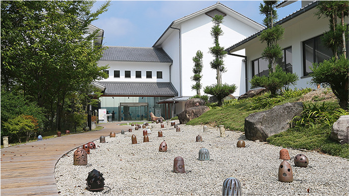 兵庫陶芸美術館