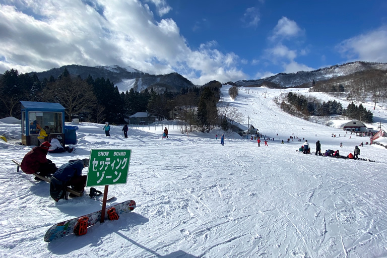 ゲレンデデビューにも最適 関西最大級のハチ ハチ北スキー場 口コミ 兵庫県公式観光サイト Hyogo ナビ ひょうごツーリズムガイド ゲレンデデビューにも最適 関西最大級のハチ ハチ北スキー場 口コミ 兵庫県公式観光サイト Hyogo ナビ ひょうごツーリズムガイド