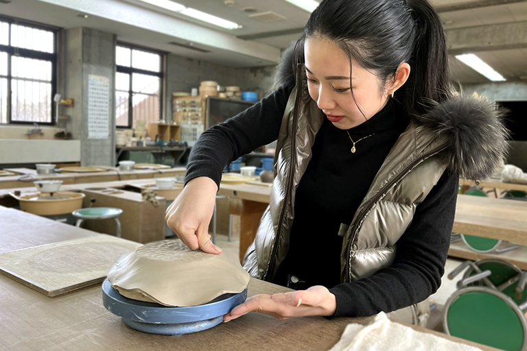 世界三大青磁のひとつ！透明感ある色合いが美しい「三田青磁」の陶芸