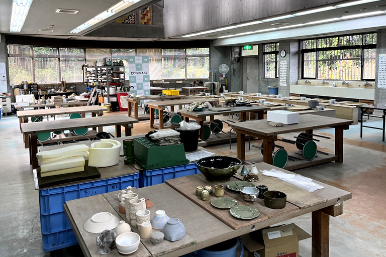 三田青磁 ys6673245; 古物 三田青磁耳付花瓶（箱付）【道】 三田青磁 三田青磁