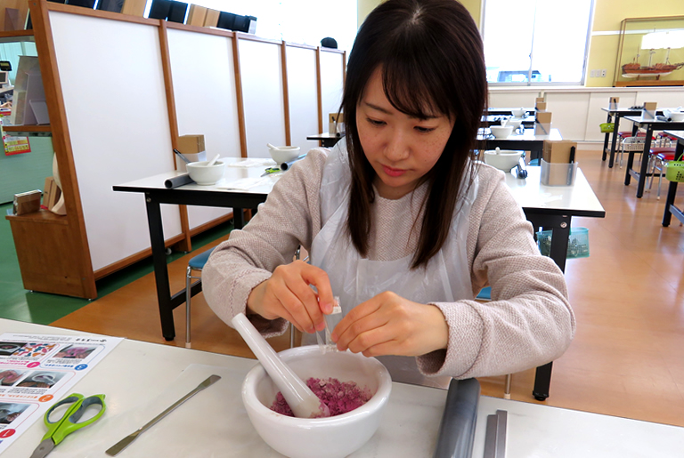 淡路島でのお香づくり