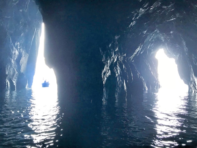 山陰海岸ジオパーク『釣鐘洞門』かすみ海上GEO TAXI