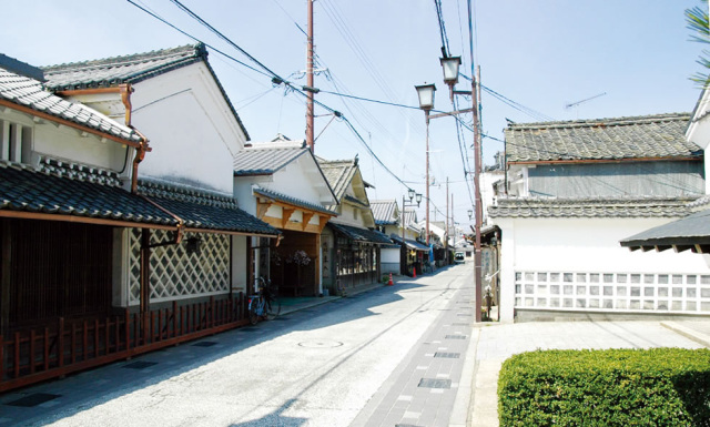 河原町妻入商家群
