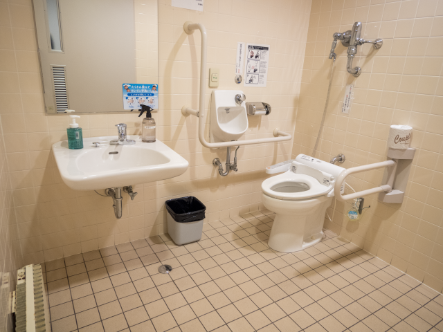 夢工房男子トイレ