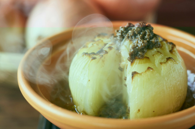 「淡路島たまねぎ」島のうま玉 ～淡路牛肉みそ添え～