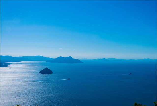 A trip to visit art, museums, and cuisine on the islands of Setouchi Seamless transfer by helicopter from Awaji to Naoshima