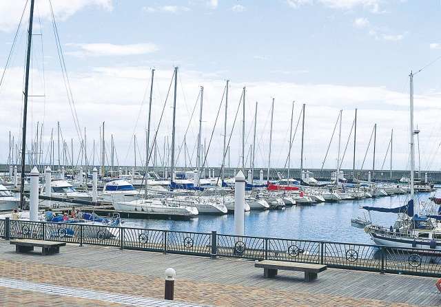 新西宮ヨットハーバー