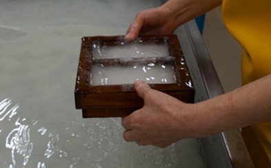 杉原紙に触れる旅：紙漉き体験と手仕事の逸品