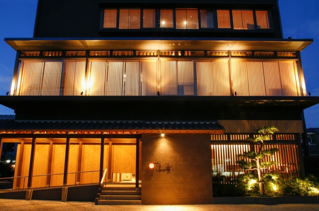 湊小宿 海の薫とAWAJISHIMA