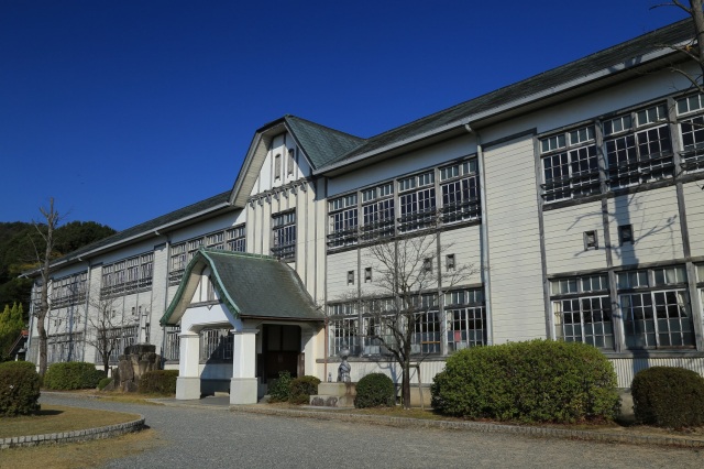 西脇小学校木造校舎