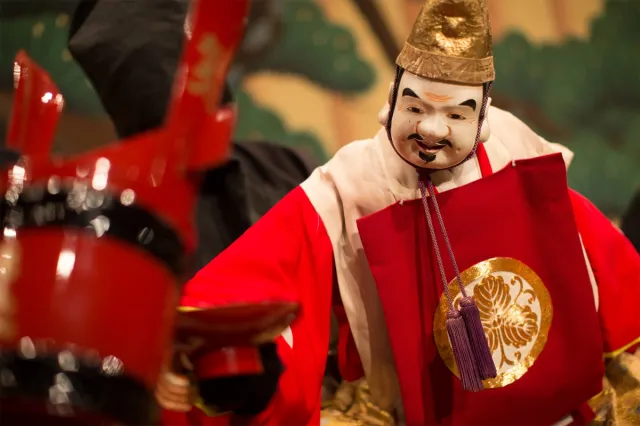 Experience manipulating a poppet, and appreciate traditional Awaji Puppet Theater at an elegant Japanese style architecture