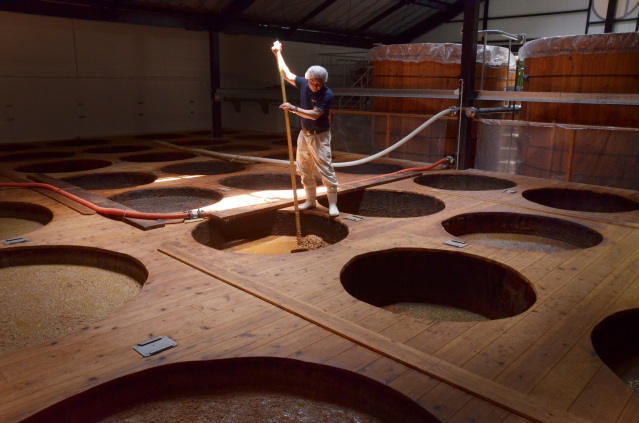 足立醸造 本社蔵見学と蔵まつり 西日本最大級ラベンダーパークと森のランチを楽しむ多可町ツアー