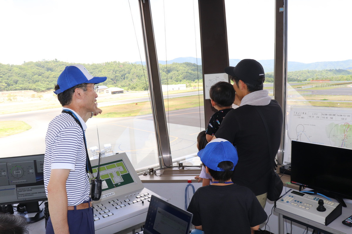 対空通信室(管制塔)